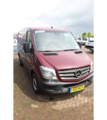 Mercedes-Benz Sprinter 210 CDI Diesel 95hp Van 2016 Sprinter 210 CDI 2016 2 Closed vans image 6