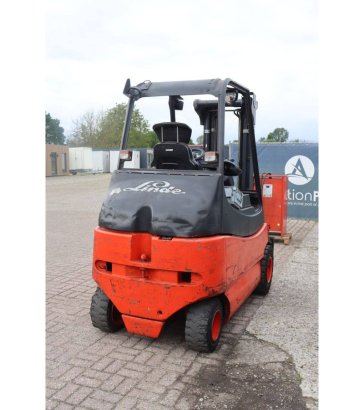 Linde E30/03/600 Electric Forklift 3000kg 4.5m 2005 E30/03/600 2005 2 Forklift image 6