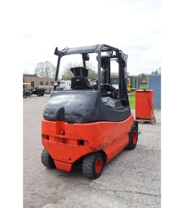 Linde E30-03-600 Electric Forklift 3000kg 5.0m 2005 E30-03-600 2005 2 Forklift image 6