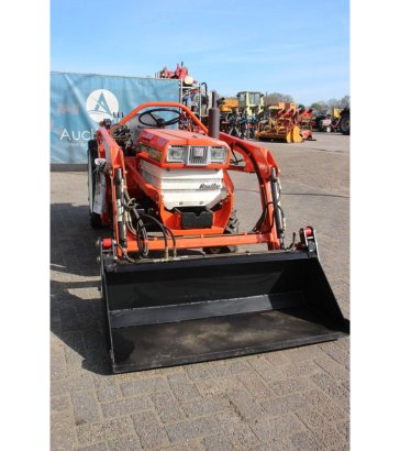 Kubota B1702 Diesel Mini Tractor 17hp with Front Loader New B1702 1 image 6