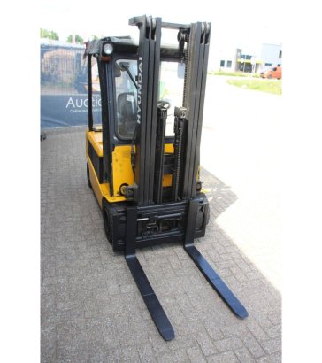 Hyundai 20B-7 Electric Forklift 1745kg 4.7m 2011 20B-7 2011 2 Forklift image 6