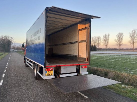 DAF CF230FA 4x2 Diesel Box Truck 234hp 2017 CF230FA 4x2 2 image 6