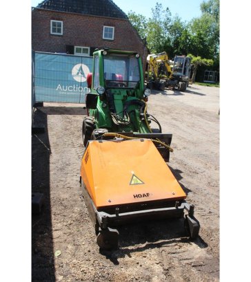 Avant M635 Diesel Articulated Loader 2010 with Attachment M635 2010 2 Wheel Loaders image 6