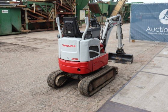 Mini excavator Takeuchi TB210R Diesel 2016 TB210R 2016 2 image 6