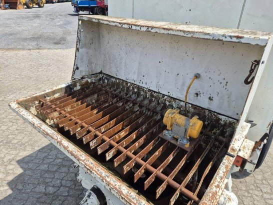 Concrete pump Schwing BP4000HDR Diesel 231kW 2007 Schwing Stetter BP 4000 HDR D 2007 2 image 6