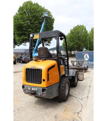 Articulated loader Giant V452T Diesel 33kW 2011 Giant V452T 2011 2 image 6