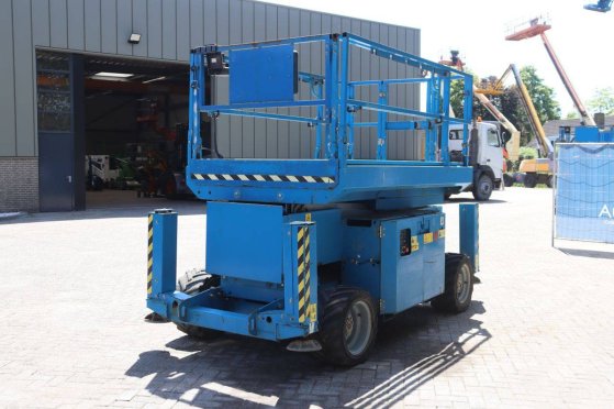 Scissor Lift Genie GS2669 RT Diesel 680kg 9.7m 2014 GS2669 RT 2014 2 Scissor Lifts image 6