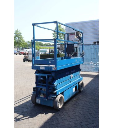 Skyjack SJIII-3226 Electric Scissor Lift 227kg 9.9m 2015 Skyjack SJIII-3226 2015 2 Scissor Lifts image 6