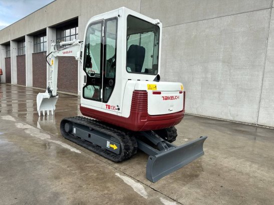 Midi excavator Takeuchi TB135 Diesel 2014 TB135 2014 2 image 6