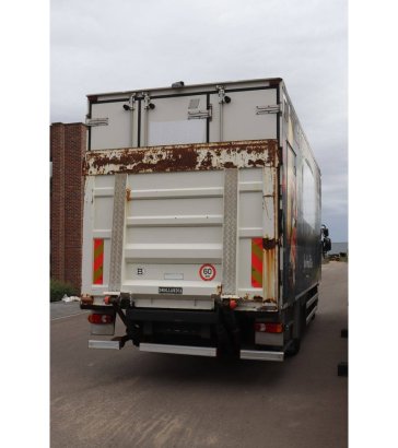 Box truck Volvo FL240 Refrigerated Diesel 2010 FL240 2010 2 image 6