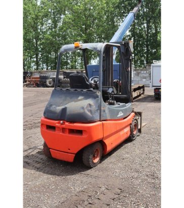 Linde E30-01 Electric Forklift 3000kg 7m 1998 E30-01 1998 2 Forklift image 6