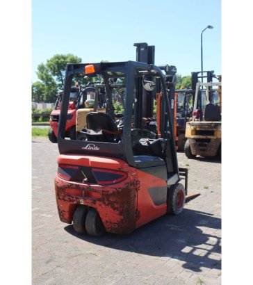 Linde E16 Electric Forklift 1600kg E16 2 Forklift image 5