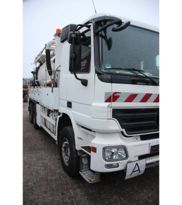 Vacuum Tanker Truck Mercedes-Benz 930.24 Diesel 2008 Mercedes-Benz 930.24 2008 2 image 6