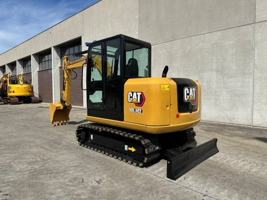 Midi excavator Caterpillar 305.5E2 Diesel 2018 305.5E2 2018 2 Crawler Excavators image 6