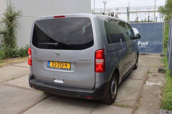 9-seater Toyota Proace Diesel 120hp 2019 Proace 2019 2 Closed vans image 21