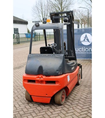 Linde E30-01 Electric Forklift 3000kg 5.2m 1997 E30-01 1997 2 Forklift image 6