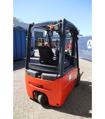 Linde E16-01 Electric Forklift 1600kg 2011 E16-01 2011 2 Forklift image 6