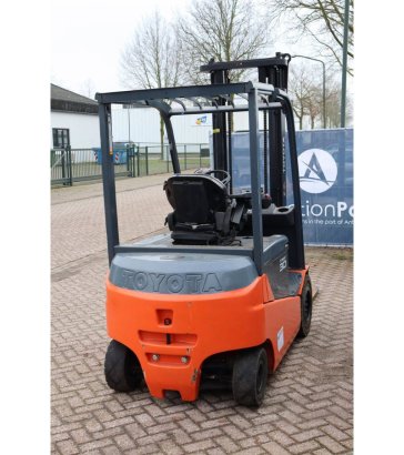 Toyota 8FBMKT30 Electric Forklift 3000kg 3.7m 2013 8FBMKT30 2013 2 Forklift image 21