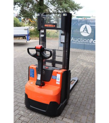 Stacker BT SWE140L Electric 1400kg 2.6m 2015 BT SWE140L 2015 2 image 6