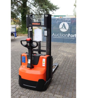Stacker BT SWE140L Electric 1400kg 2.65m 2015 BT SWE140L 2015 2 image 6