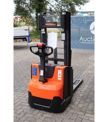 Stacker BT SWE140L Electric 1400kg 2.65m 2015 BT SWE140L 2015 2 image 6