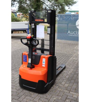 Stacker BT SWE140L Electric 1400kg 2.65m 2016 BT SWE140L 2016 2 image 6