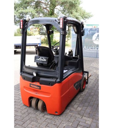 Linde E16-02 Electric Forklift 1600kg 4.0m 2016 E16-02 2016 2 Forklift image 6