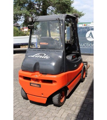 Linde E30-02 Electric Forklift 3000kg 2003 E30-02 2003 2 Forklift image 6