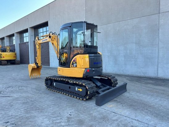 Midi excavator Komatsu PC40MR-2 Diesel 2012 PC40MR-2 2012 2 Crawler Excavators image 6