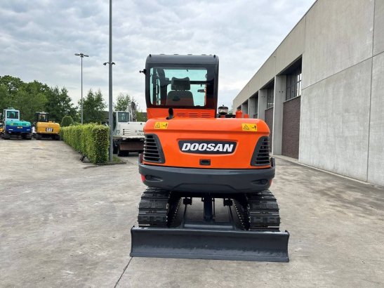 Doosan DX55-9CN Diesel Midi Excavator 2019 Doosan DX55-9CN 2019 2 Crawler Excavators image 6