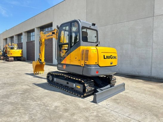Midi excavator LiuGong CLG906E Diesel 2021 LIUGONG CLG906E 2021 2 Crawler Excavators image 6