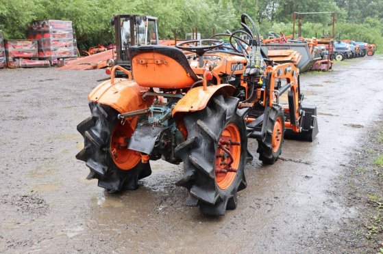 Kubota B7001 Mini Tractor Diesel 14 hp with front loader B7001 2 image 21
