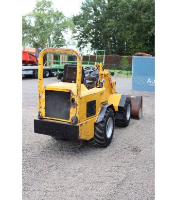 Articulated loader Giant V451T Diesel 33kW 2002 Giant V451T 2002 2 Wheel Loaders image 21