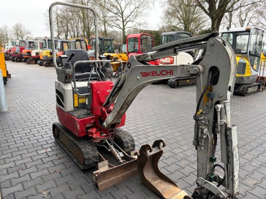 Mini excavator Takeuchi TB210R Diesel 8.8kW 2015 TB210R 2015 2 image 6
