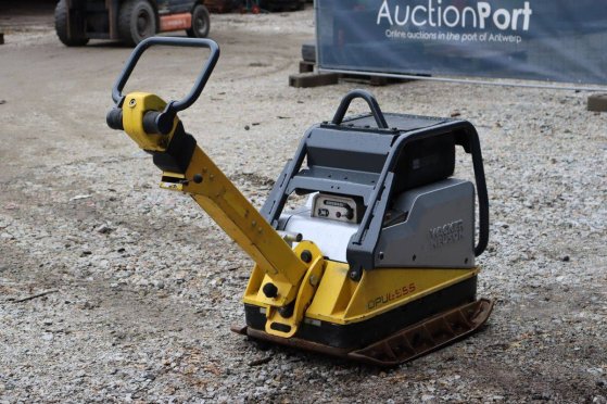 Vibratory Plate Wacker Neuson DPU6555Hech Diesel 2017 Neuson DPU6555Hech 2017 2 image 21