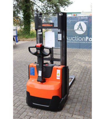 Stacker BT SWE140L Electric 1400kg 2.65m 2016 BT SWE140L 2016 2 image 6