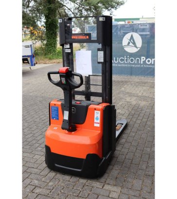 Stacker BT SWE140L Electric 1400kg 2.65m 2015 BT SWE140L 2015 2 image 6