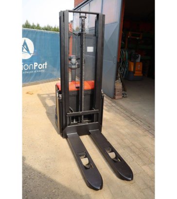 Stacker Toyo SWE120 Electric 1200kg 2.9m 2017 Toyo SWE120 2017 2 image 6