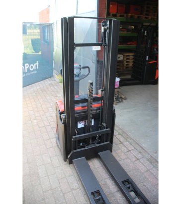 Stacker BT SWE140L Electric 1400kg 2.65m 2015 BT SWE140L 2015 2 image 6