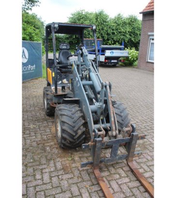 Articulated loader Giant V452T Diesel 26.5kW 2011 (Margin) Giant V452T 2011 2 Wheel Loaders image 6
