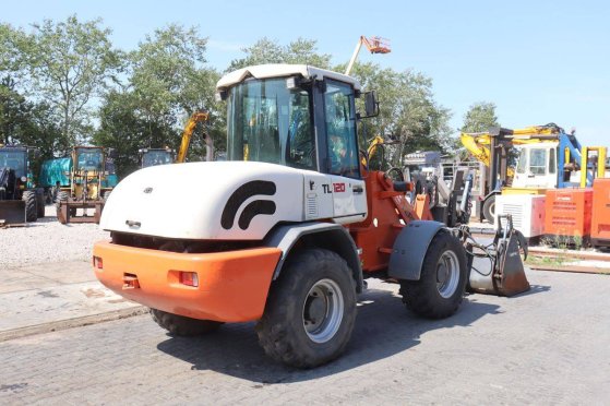 Schaeff-Terex TL120 Diesel Wheel Loader 64.5kW 2004 TL120 2004 2 Wheel Loaders image 6