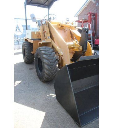 Wheel loader TCM 808 Diesel 28 HP TCM 808 2 Wheel Loaders image 6
