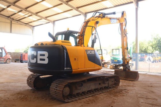 Crawler excavator JCB JS130LC Diesel 2013 JS130LC 2013 2 Crawler Excavators image 6