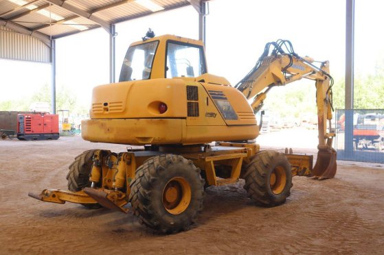 Wheel excavator Komatsu PW110R Diesel 69kW 2005 915 2005 2 Wheeled Excavators image 6