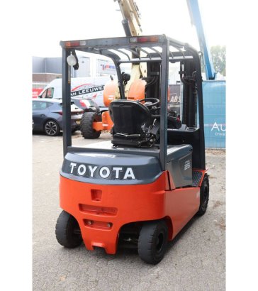 Toyota 8FBMT25 Electric Forklift 2500kg 5.5m 2013 8FBMT25 2013 2 Forklift image 6