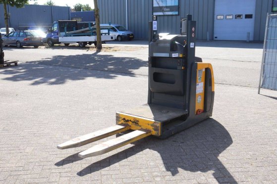Stacker Jungheinrich EKS 110 Electric 1000kg 2006 EKS 110 2006 2 image 6