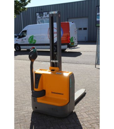 Stacker Jungheinrich EMC 110 Electric 1000kg 2020 EMC 110 2020 2 image 6