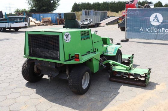 Ransomes Commander Diesel Ride-on Mower 1996 Ransomes Commander 1996 2 image 6