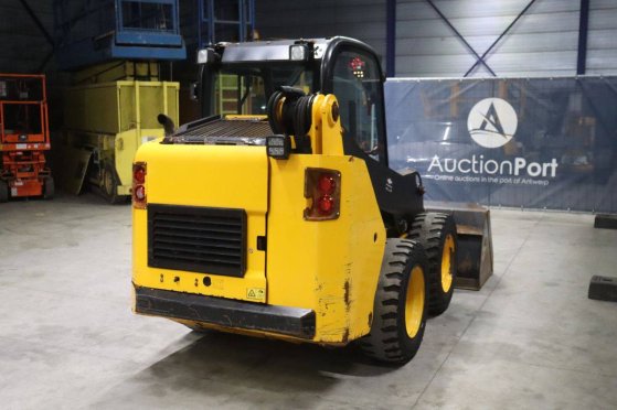 Skid steer loader JCB Robot 155 (T4) BW2 Diesel 2015 Robot 155 (T4) BW2 2015 2 Wheel Loaders image 21