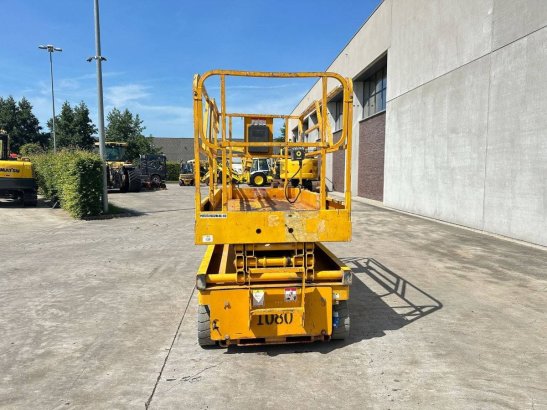 Scissor lift Haulotte Compact 8 Electric 2006 Haulotte Compact 8 2006 2 Scissor Lifts image 6